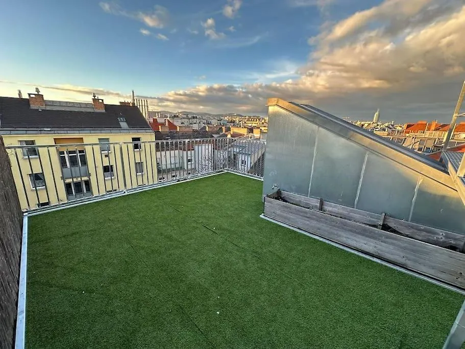 Apartment Scenic Rooftop Flat With Terrace Vienna